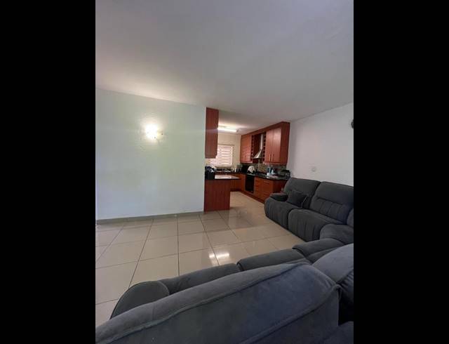 2 BEDROOM PROPERTY TO RENT IN LONEHILL